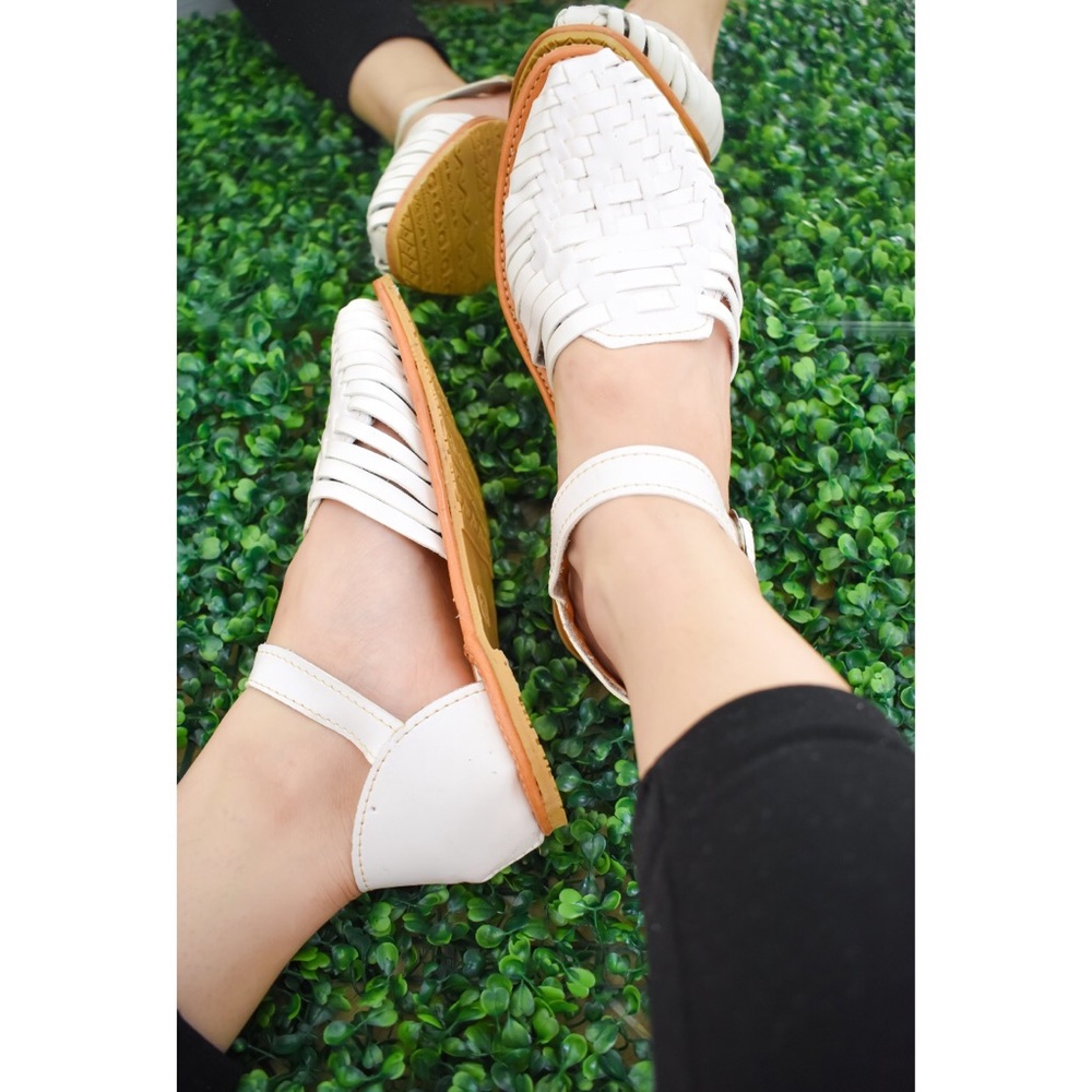 YARETZI HUARACHES - WHITE